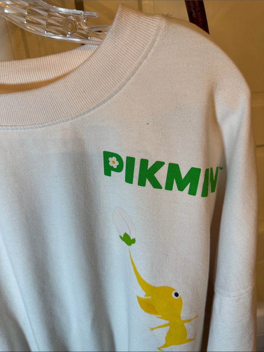 Nintendo Pikmin Graphic Cropped Sweatshirt Oversized Cute Gamer Cozy White Large - Picture 7 of 13